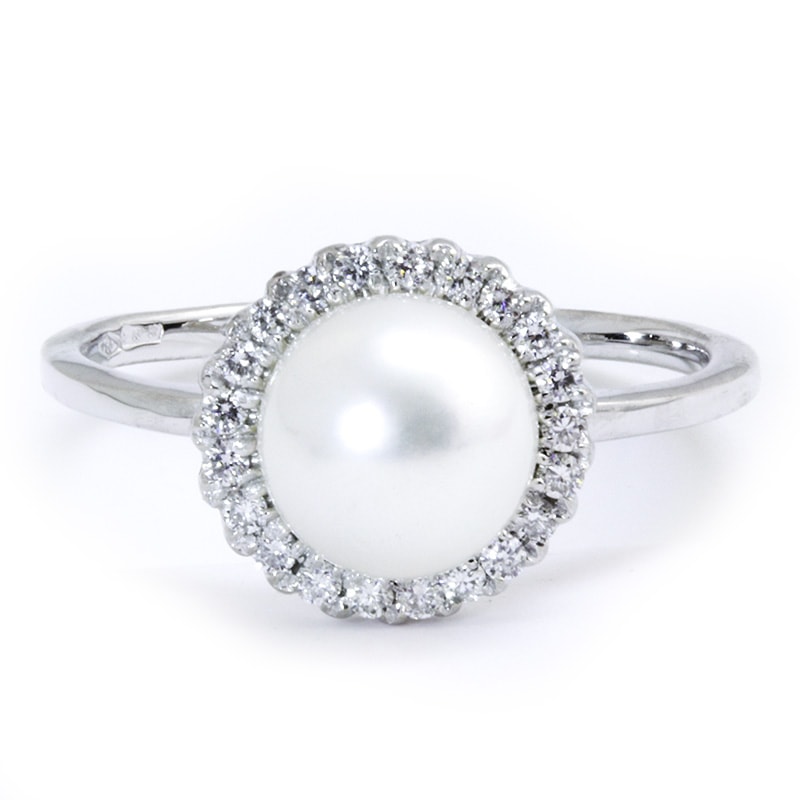 anello con perla e diamanti